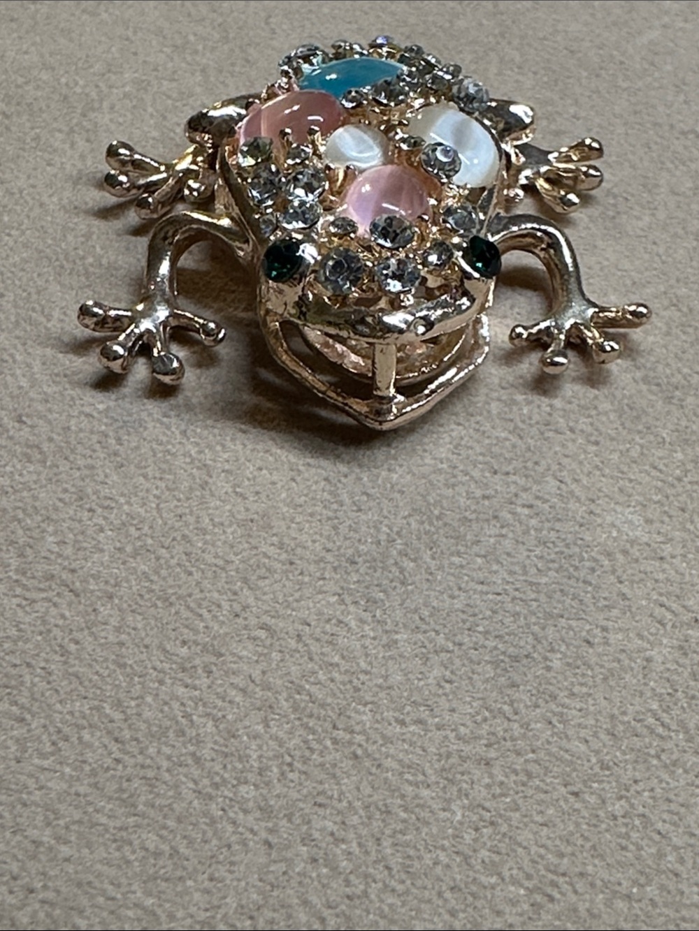 Betsey Johnson Frog pendant - jeweled - quirky and fun - Picture 9 of 12